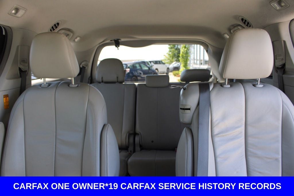2014 Toyota Sienna XLE 8 Passenger