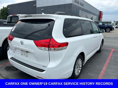 2014 Toyota Sienna XLE 8 Passenger