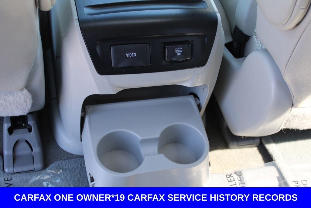 2014 Toyota Sienna XLE 8 Passenger