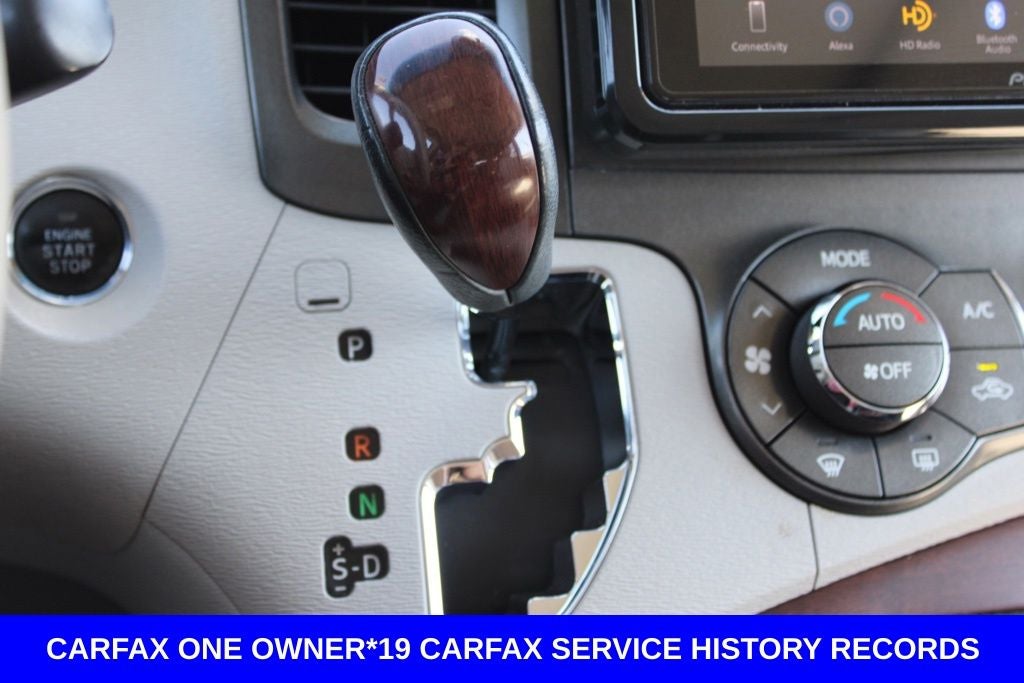 2014 Toyota Sienna XLE 8 Passenger