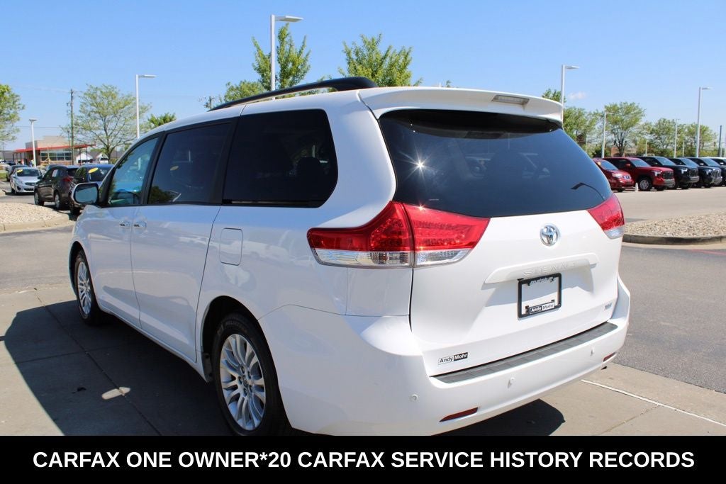 2014 Toyota Sienna XLE 8 Passenger