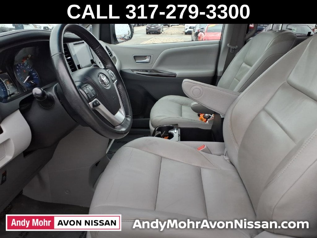 2017 Toyota Sienna XLE Premium 8 Passenger