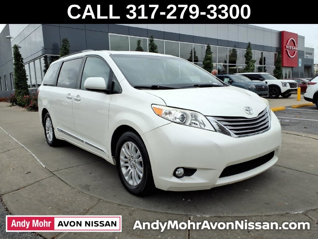 2017 Toyota Sienna XLE Premium 8 Passenger