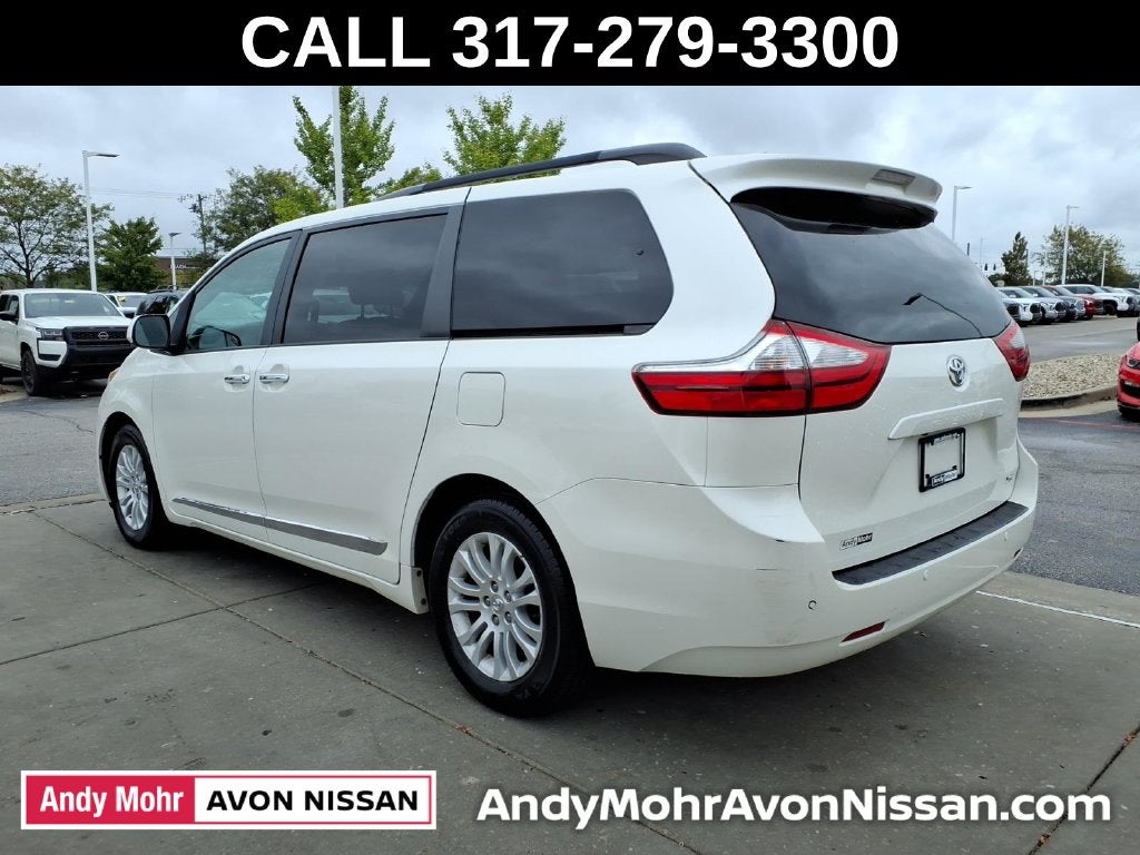 2017 Toyota Sienna XLE Premium 8 Passenger