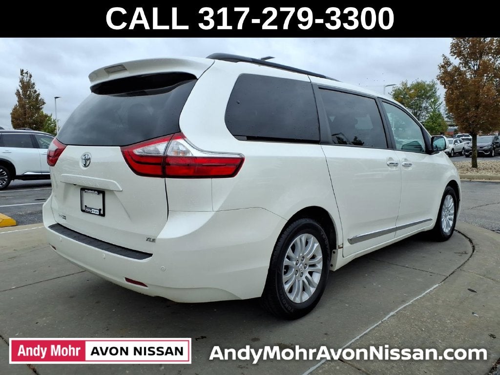 2017 Toyota Sienna XLE Premium 8 Passenger