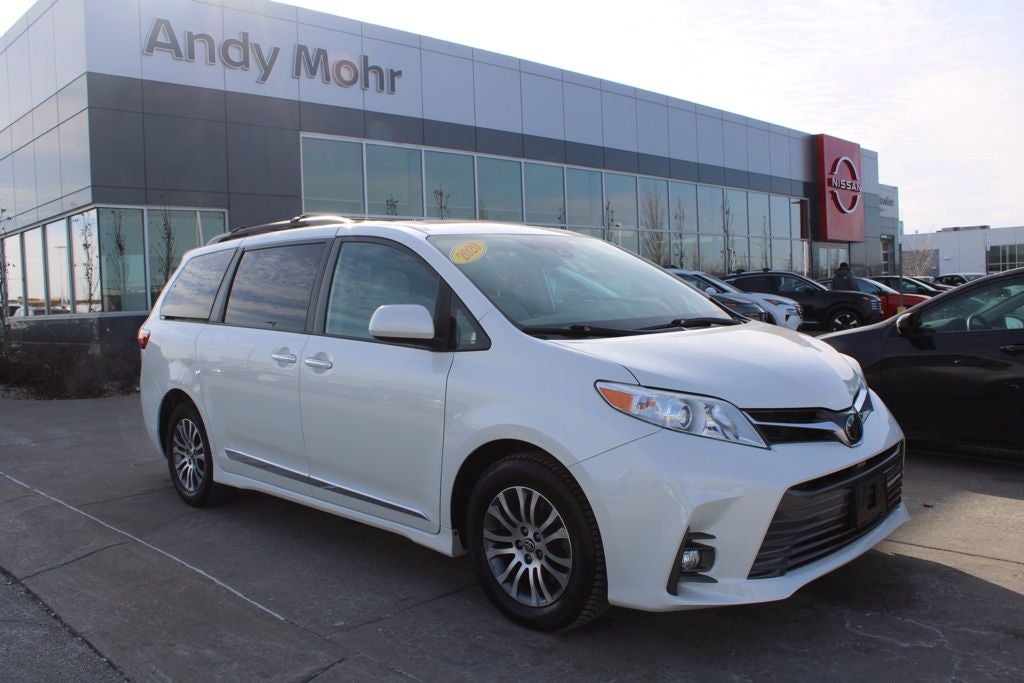 2020 Toyota Sienna XLE 8 Passenger