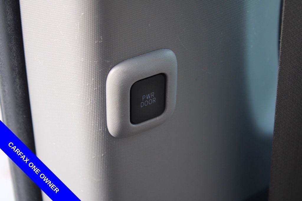 2020 Toyota Sienna XLE 8 Passenger