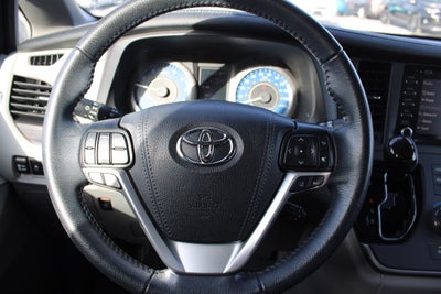 2020 Toyota Sienna XLE 8 Passenger