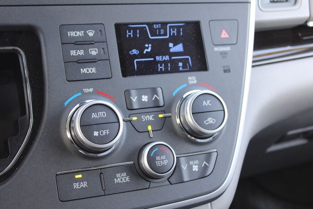 2020 Toyota Sienna XLE 8 Passenger