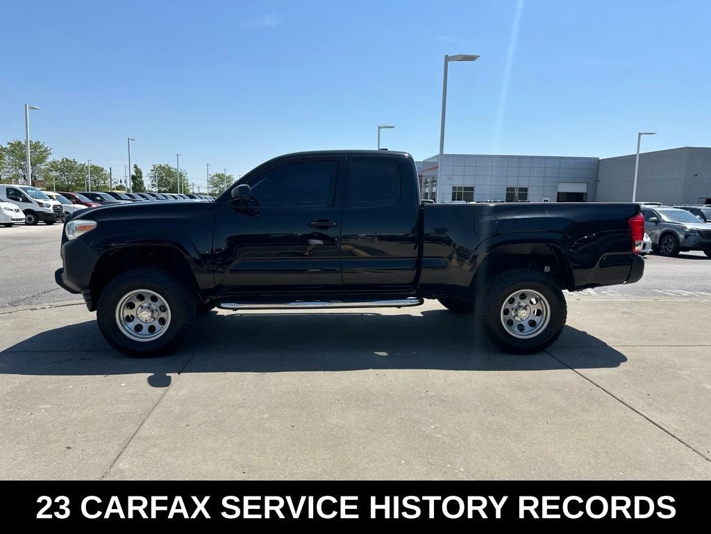 2017 Toyota Tacoma SR