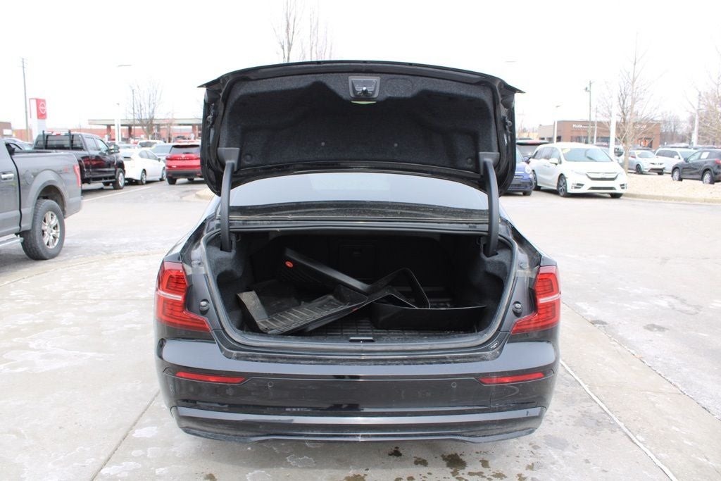 2024 Volvo S60 B5 Plus Dark Theme