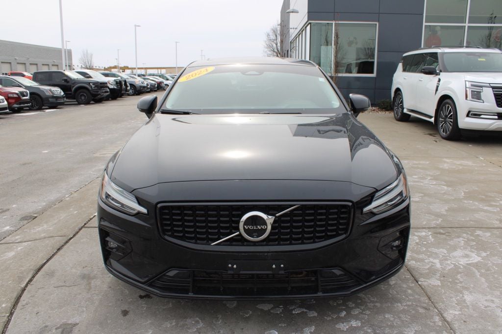 2024 Volvo S60 B5 Plus Dark Theme