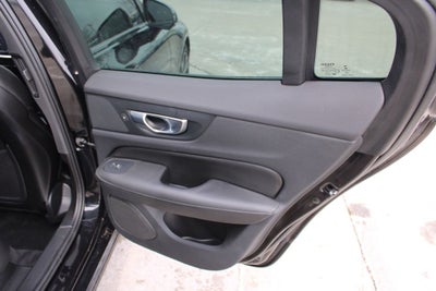 2024 Volvo S60 B5 Plus Dark Theme