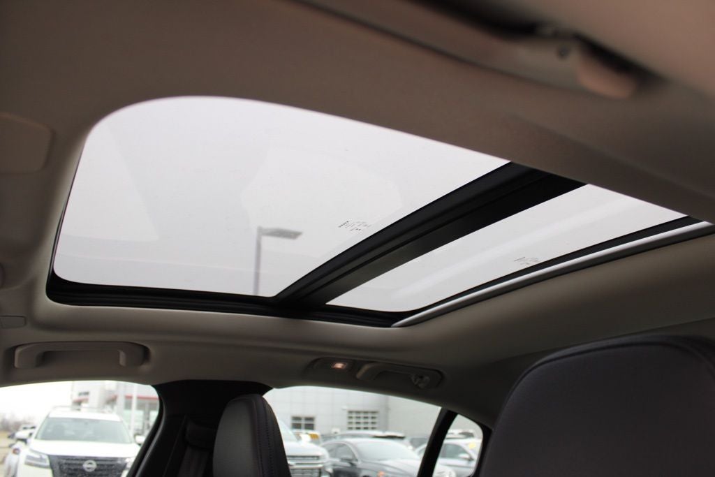 2024 Volvo S60 B5 Plus Dark Theme