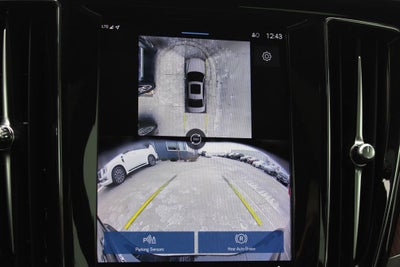 2024 Volvo S60 B5 Plus Dark Theme