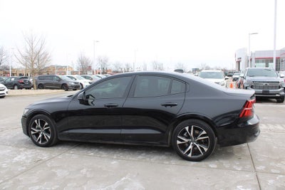 2024 Volvo S60 B5 Plus Dark Theme