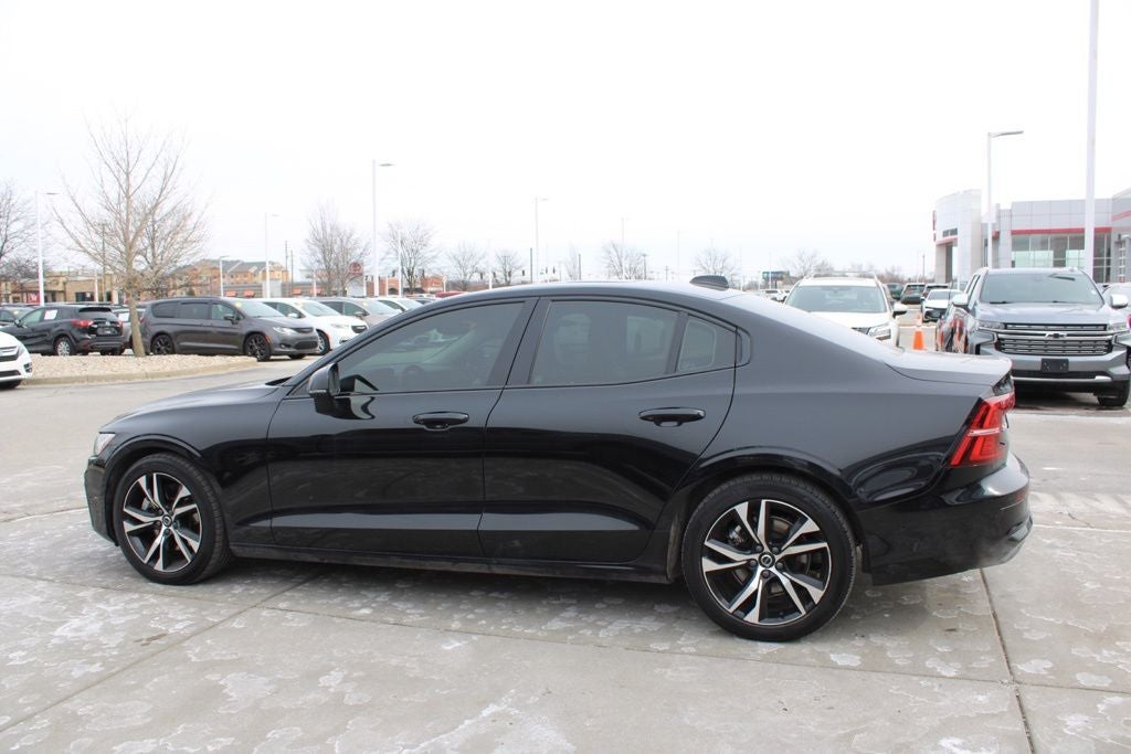 2024 Volvo S60 B5 Plus Dark Theme