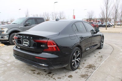 2024 Volvo S60 B5 Plus Dark Theme