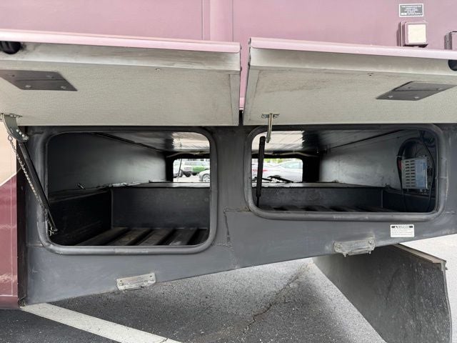 2004 Damon Intruder 373F