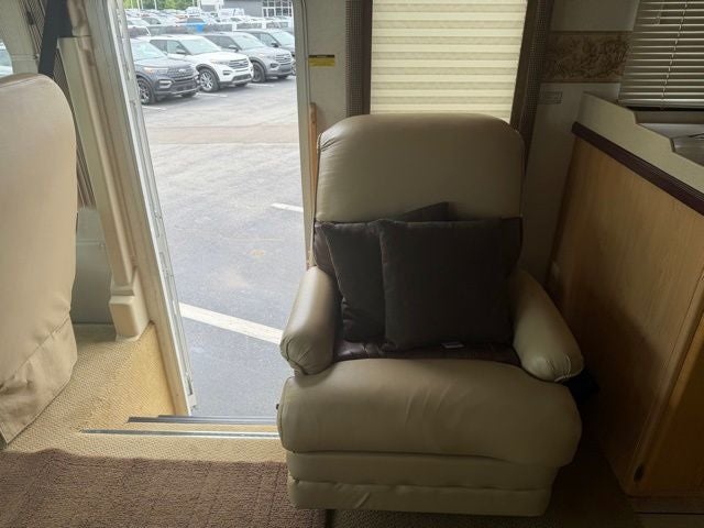 2004 Damon Intruder 373F