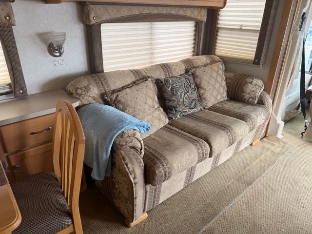 2004 Damon Intruder 373F