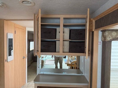 2004 Damon Intruder 373F