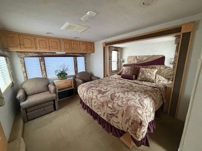 2004 Damon Intruder 373F