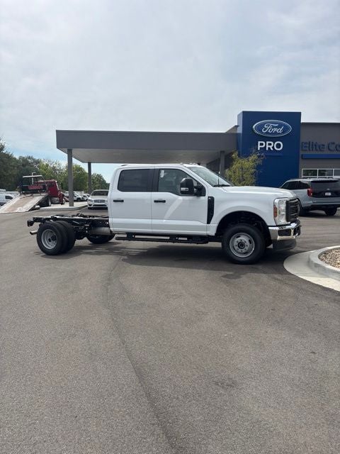 2027 Ford F-350 XL DRW