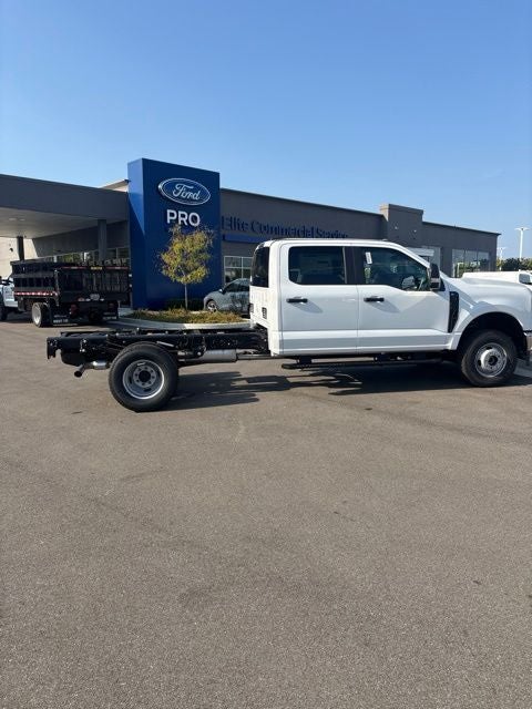 2027 Ford F-350 XL DRW