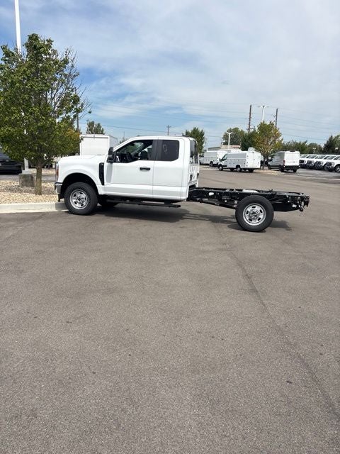2027 Ford F-350 XL