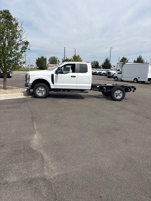 2027 Ford F-350 XL