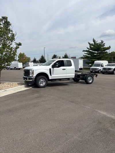 2027 Ford F-350 XL
