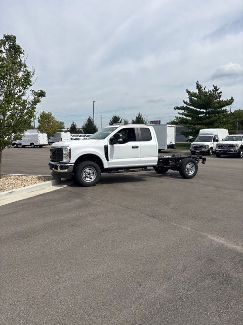 2027 Ford F-350 XL