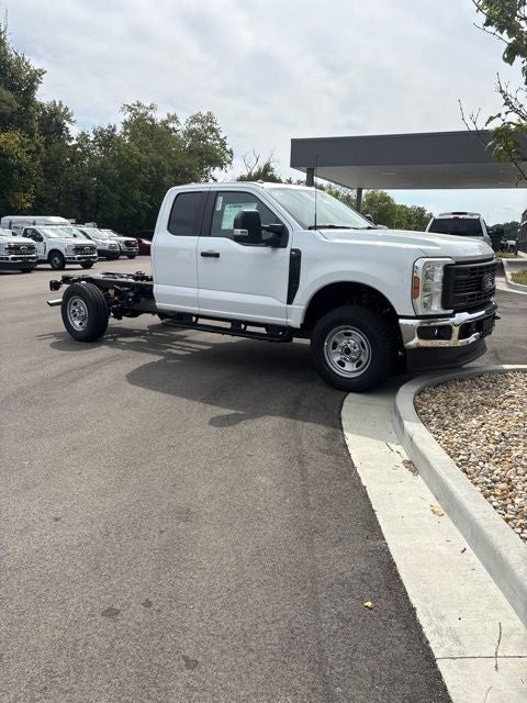 2027 Ford F-350 XL