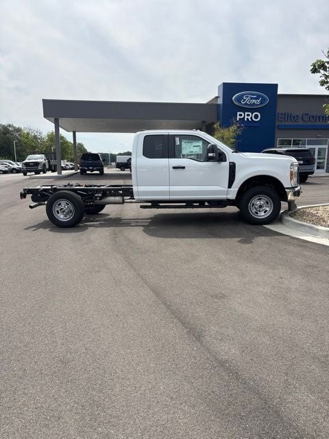 2027 Ford F-350 XL