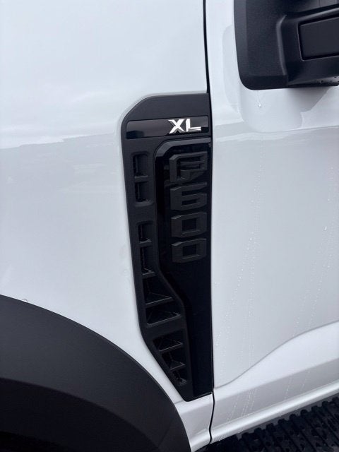 2027 Ford F-600SD XL