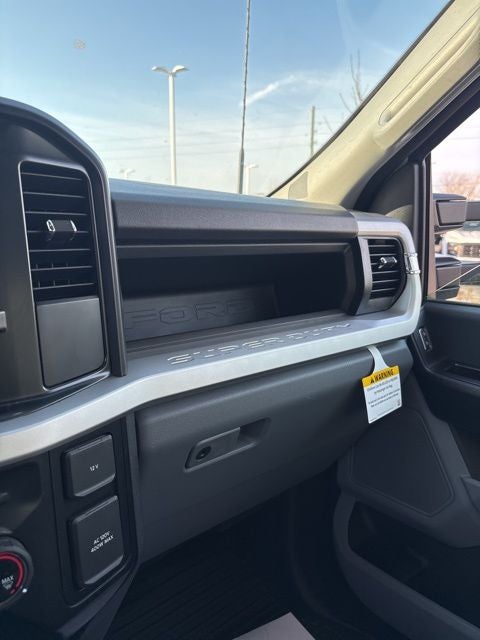 2025 Ford F-600SD xl