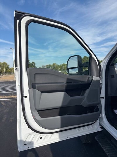2025 Ford F-600SD XL