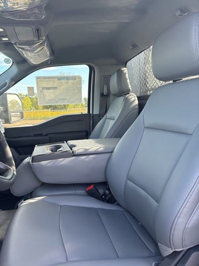 2025 Ford F-600SD XL