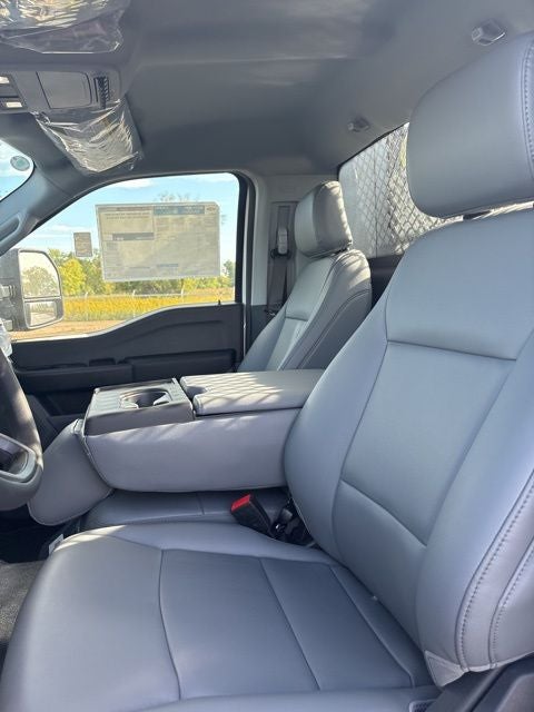 2025 Ford F-600SD XL