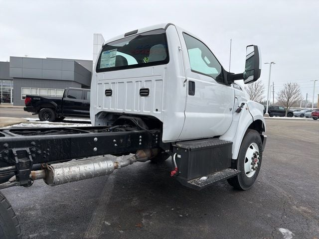 2023 Ford F-650SD Base