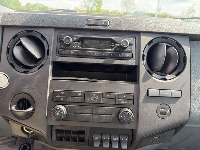 2022 Ford F-750SD Base Box Truck