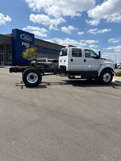 2027 Ford F-650SD Base