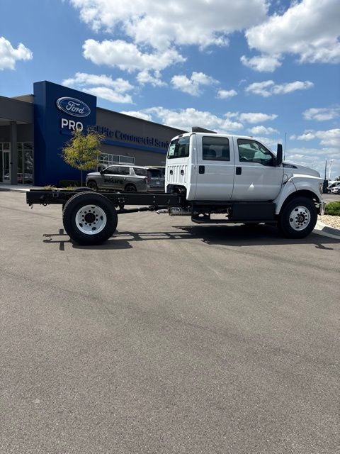 2027 Ford F-650SD Base