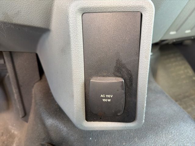 2016 Ford F-750SD Base Box Truck