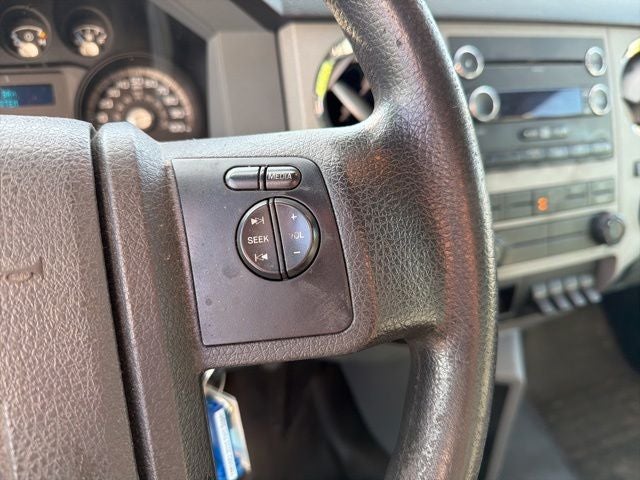 2016 Ford F-750SD Base Box Truck