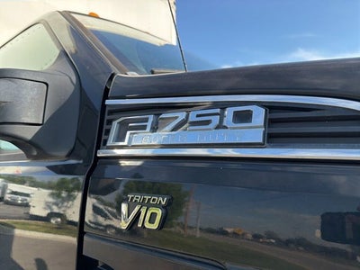 2016 Ford F-750SD Base Box Truck