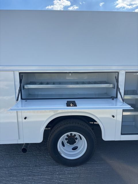 2026 Ford E-350SD Base Cutaway