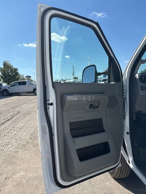 2026 Ford E-350SD Base Cutaway