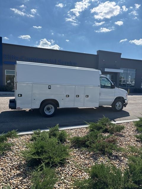 2026 Ford E-350SD Base Cutaway